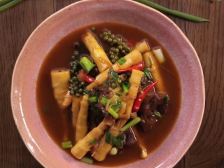 Bắp Bò Kho Măng Món Ngon Lạ Miệng