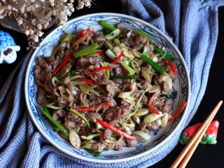 Cách Làm Nạm Bò Xào Sả Ớt