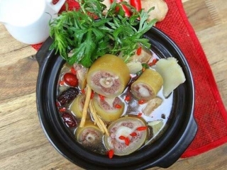 Cách Nấu Món Đuôi Bò Hầm Táo Đậm Đà