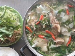 Canh Xương Bò Hầm Măng Chua - Món Ngon Mỗi Ngày