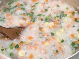 Cháo Thịt Bò Bằm Hạt Sen - Bí Quyết Nấu Ăn Bồi Bổ Sức Khoẻ Cho Người Bệnh