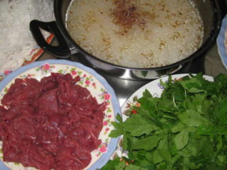 Lẩu Bò Nhúng Giấm Với Lá Khổ Qua - Món Ăn Thanh Mát, Ngon Miệng