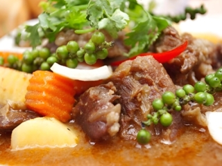 Lưỡi Bò Hầm Tiêu Xanh - Món Ngon Bổ Dưỡng