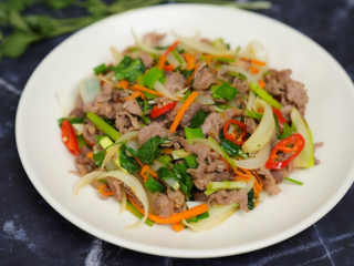 Má Bò Xào Cần Tây: Món Ăn Đậm Đà, Thơm Ngon
