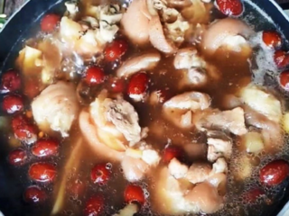 Móng Bò Hầm Thuốc Bắc - Món Ăn Ngon, Bổ, Rẻ
