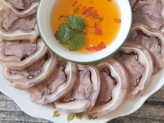 Tai Heo Cuộn Bắp Bò - Món Ngon Đầy Hấp Dẫn Từ Bắp Bò Thực Phẩm Hùng Hải Phong
